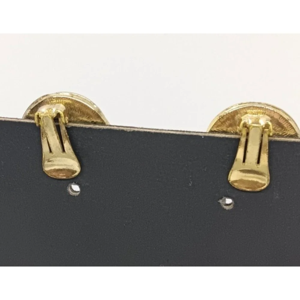 Sarah Coventry preowned piece